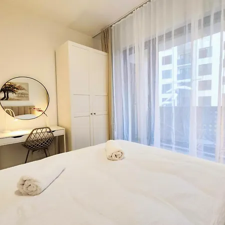 Wings - Free Private Parking - Old Town *