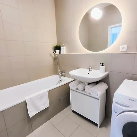 Wings - Brand New - Presidential Garden - Free Parking Apartmán