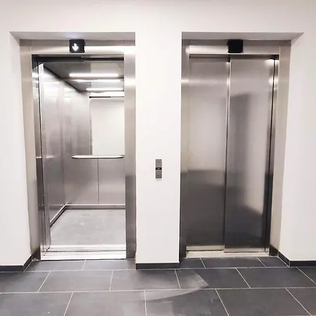 Wings - Free Private Parking - Old Town