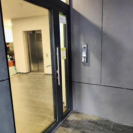 Wings - Free Private Parking - Old Town Apartament