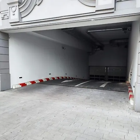 Διαμέρισμα Wings - Free Private Parking - Old Town Μπρατισλάβα