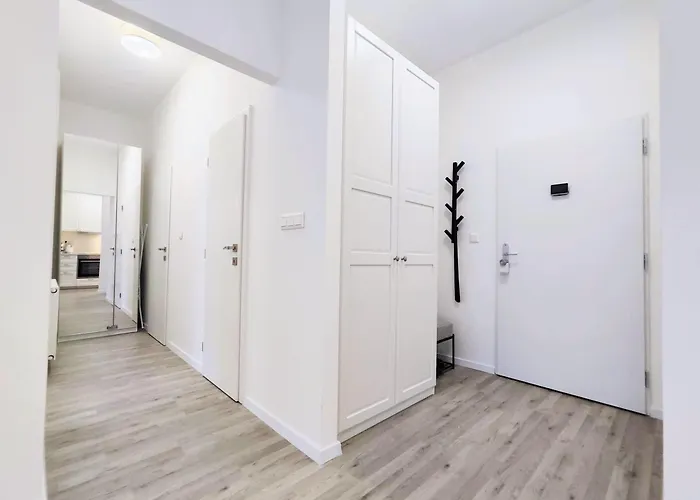 Wings - Free Private Parking - Old Town Apartment Bratislava