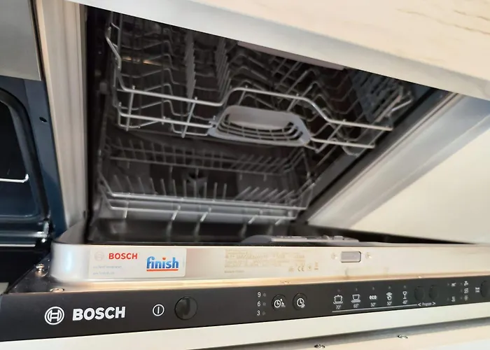 Wings - Free Private Parking - Old Town