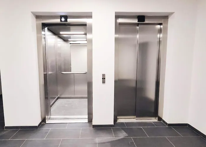 Wings - Free Private Parking - Old Town