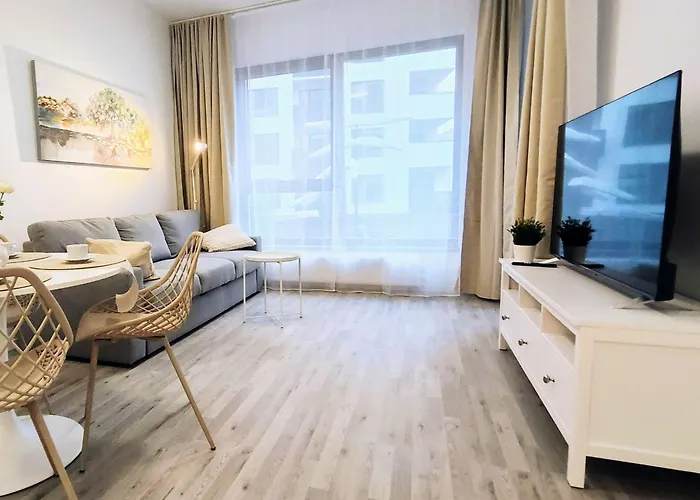 Wings - Free Private Parking - Old Town