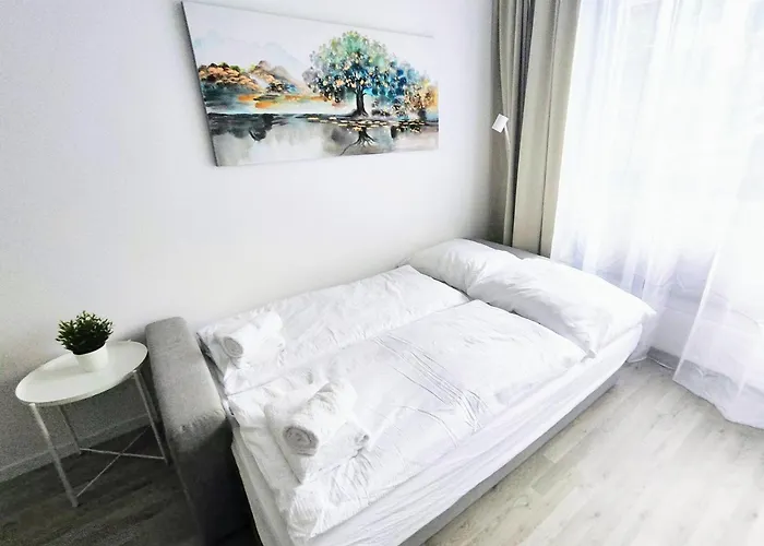 Wings - Free Private Parking - Old Town *